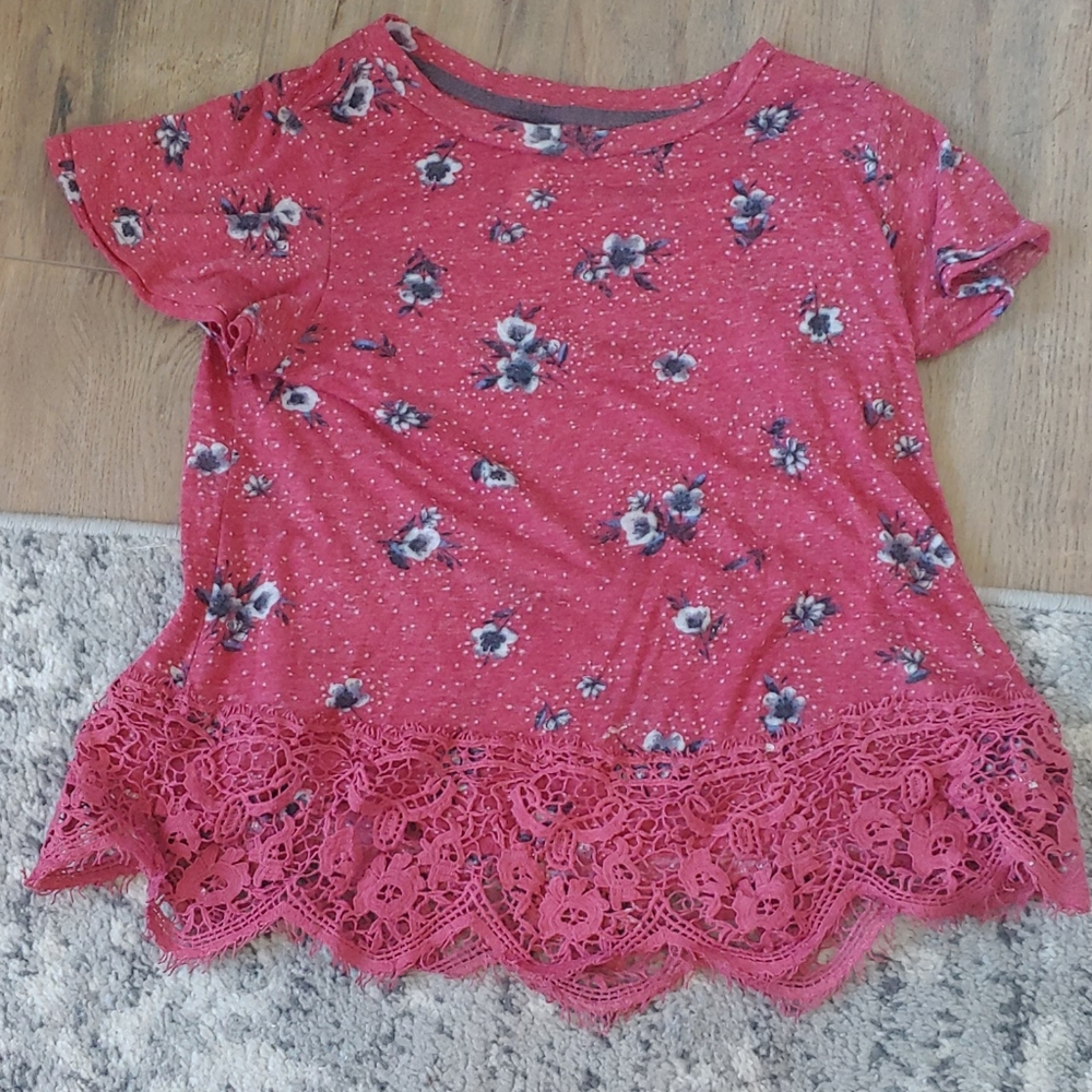 Red flower top
